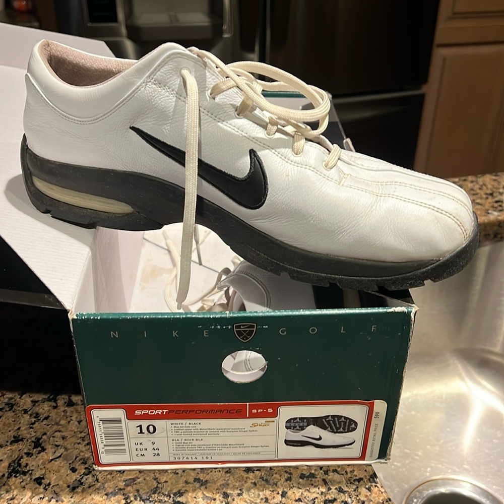 Nike Sport Performance SP-5 Men’s Golf Shoes, white w/black trim, Sz 10